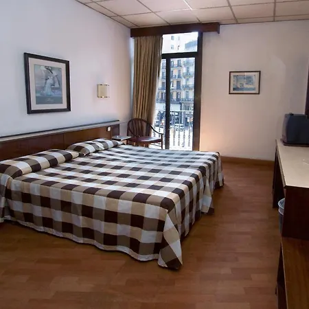 Hotell Condestable 2*